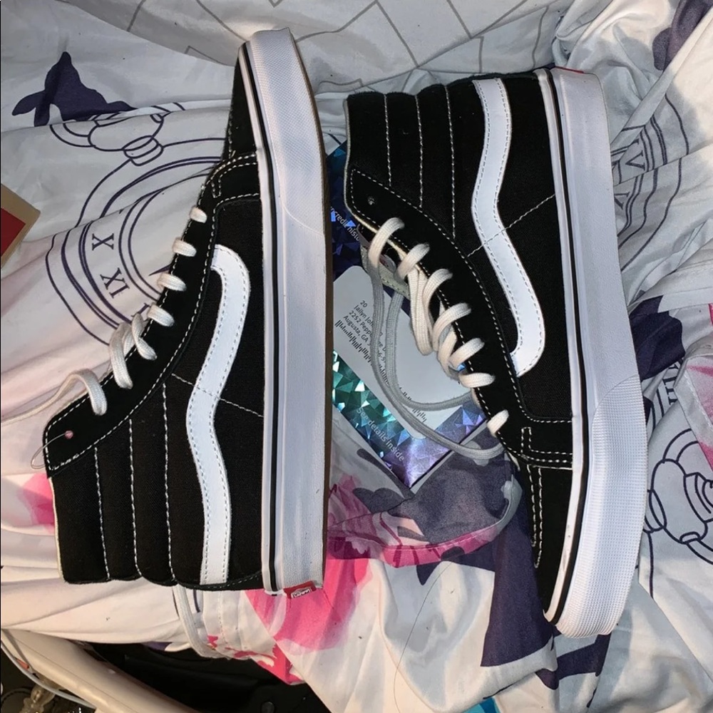 Slim hi-sk8 Vans (Black).